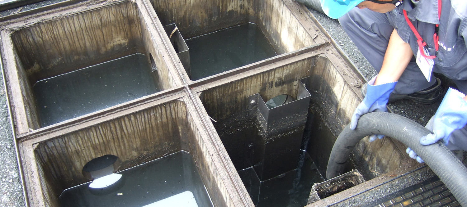 清掃作業中の写真